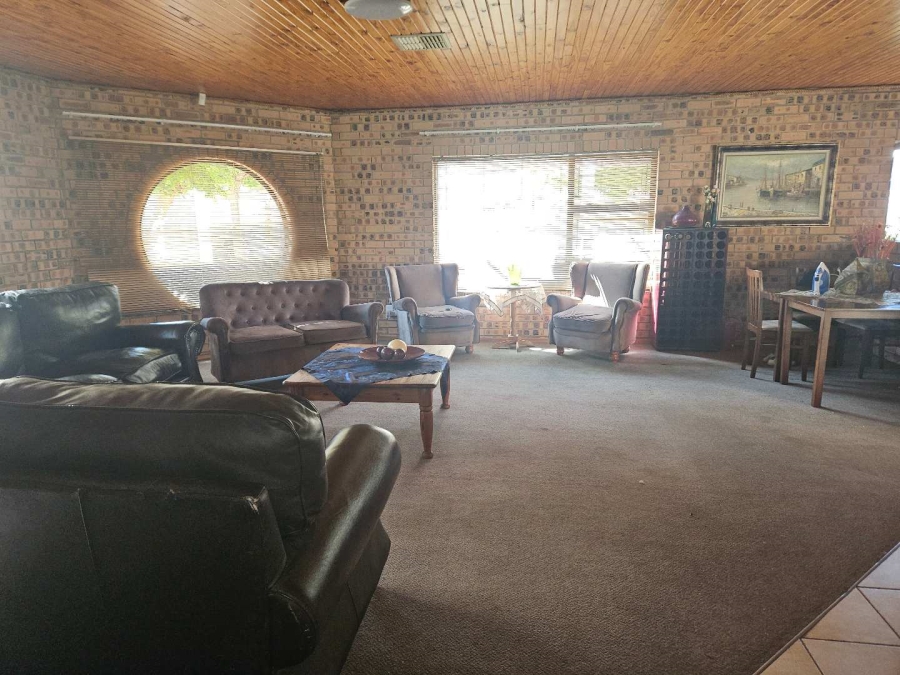 15 Bedroom Property for Sale in Royldene Northern Cape